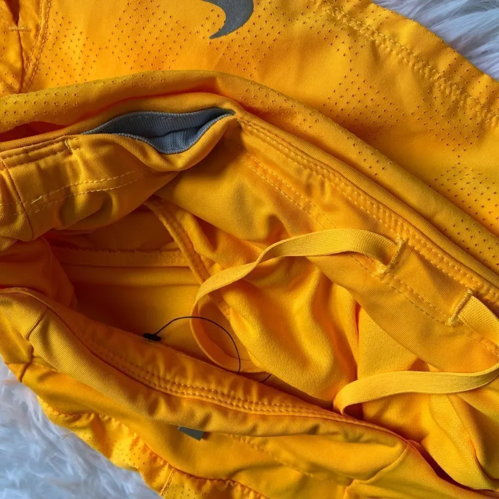 Nike Dri Fit Shorts Yellow Womens Size Small‎